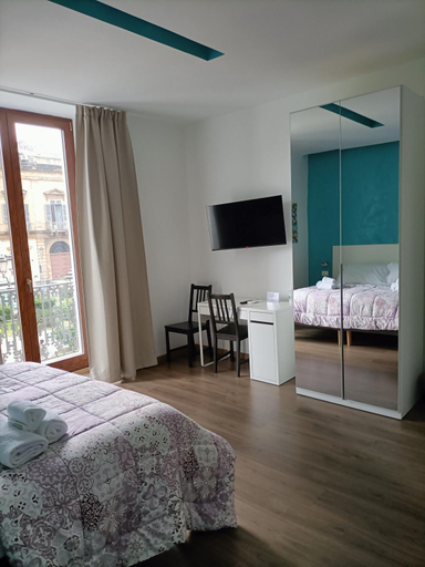 Bedroom 2, Luxury B&B Iolanda, Catania