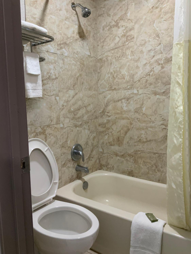 Bathroom 3, Value Lodge, Brewster