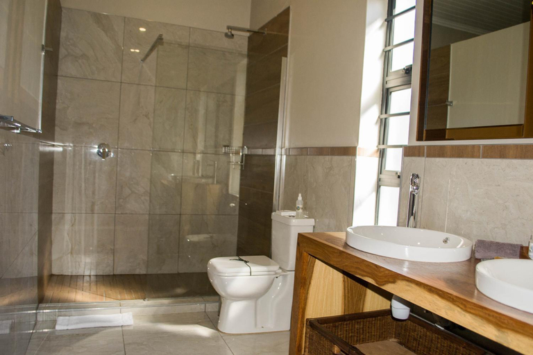 Bathroom 4, The Hank Bethlehem Pty Ltd, Thabo Mofutsanyane