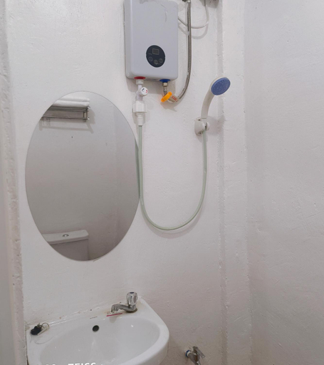 Bathroom 2, Ani Marie Guest House, Coron