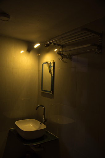 Bathroom 2, Oxygen Resort, Raigarh