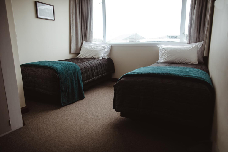 Bedroom 2, Makikihi Country Hotel, Waimate