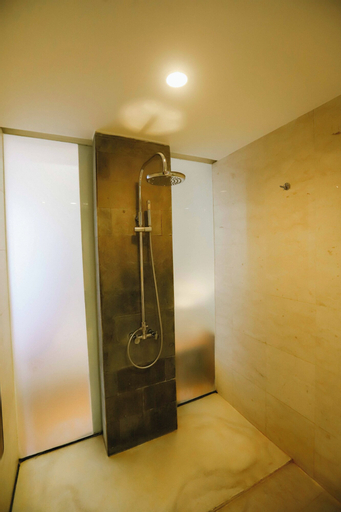 Bathroom 9
