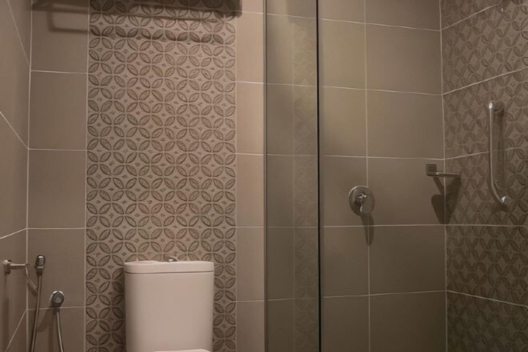 Bathroom 8
