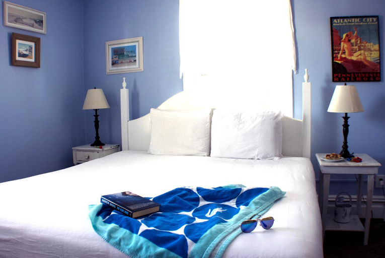 Bedroom 2, The Carisbrooke Inn, Atlantic