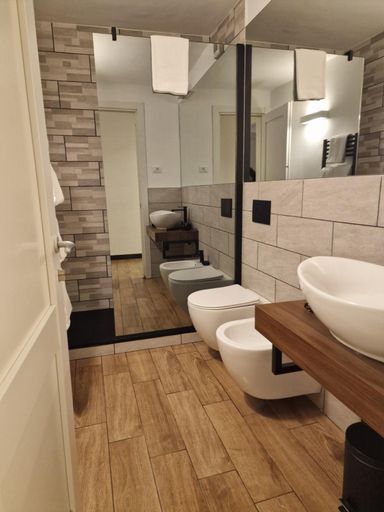 Bathroom 2, Residenza Allegra, Genova