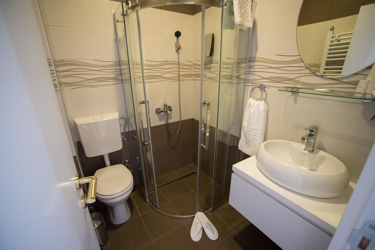 Others 2, Center Deluxe Garni Hotel, Niš