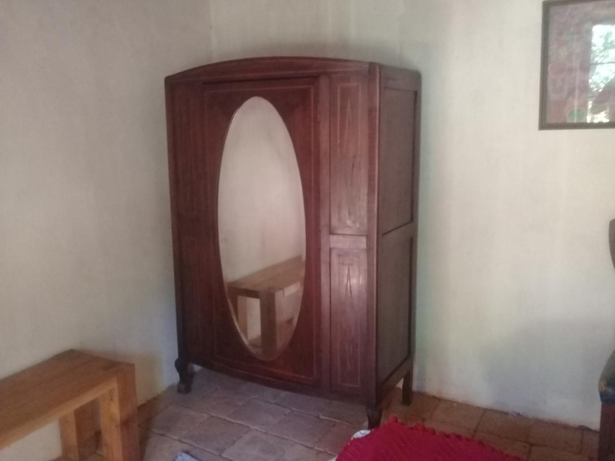 Others 5, Hostal del Ingles, Curicó