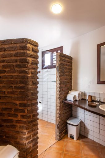 Bathroom 4, Duro Beach Hotel, Caucaia