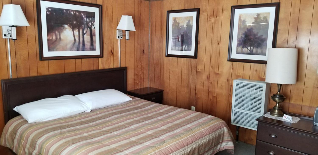 Others 2, The Whispering Elms Motel, White Pine