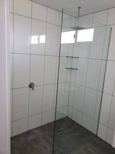 Bathroom 4, Marlo Hotel, E. Gippsland - Orbost