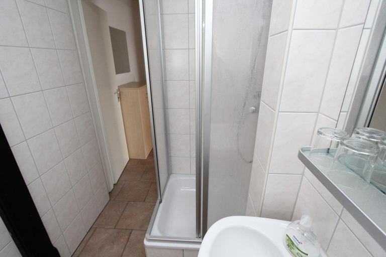 Bathroom 4, Kunsthaus Kurgan, Potsdam