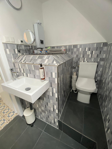 Bedroom 3, Kleine-Radoase, ruhiges okologisch renoviertes Doppelzimmer, Limburg-Weilburg