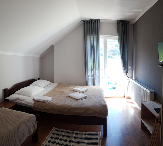Bedroom 2, Villa Richka, Mizhhirs'kyi
