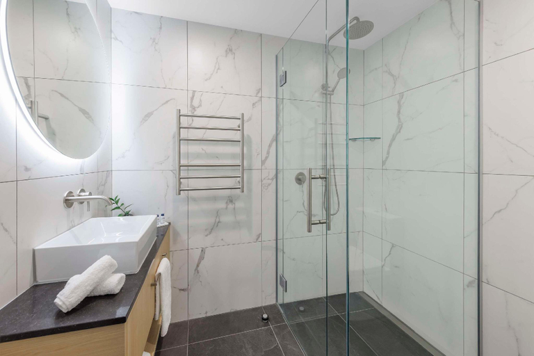 Bathroom 11