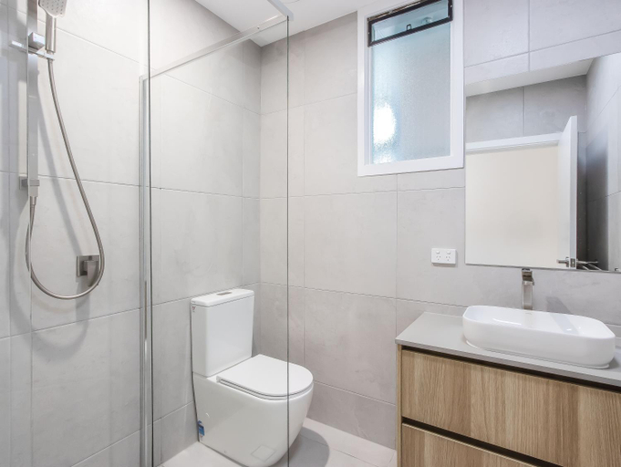 Shower 3, The Laneway Villas, Gold Coast