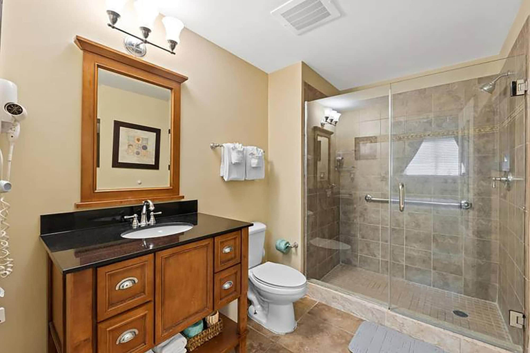 Bathroom 3, Sterling Breeze 1903, Bay