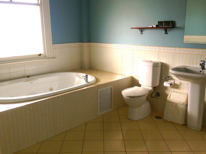Bathroom 3