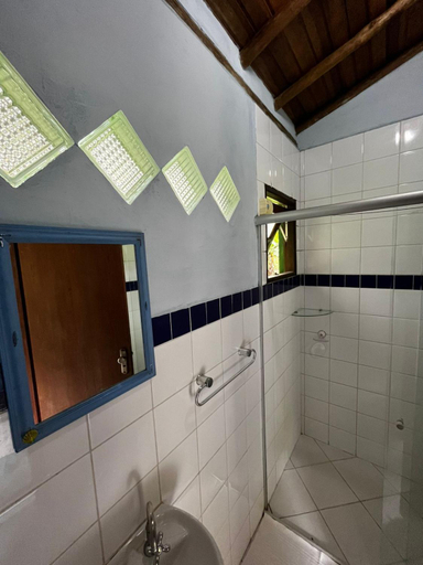 Bathroom 3, Pousada Chales Sinbad, Ilhabela