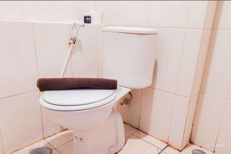 Bathroom, Clean Green Lake View Apartment, Tangerang Selatan