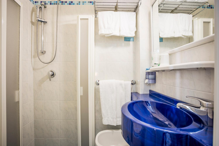 Bathroom 3, Costa del Sole Only Room, Ravenna