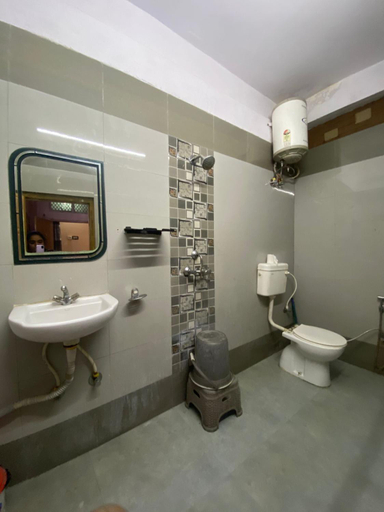 Bathroom 4, NAP Palace, Varanasi