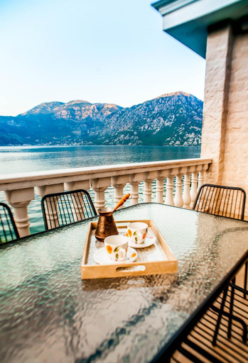 View 2, Villa Chantal