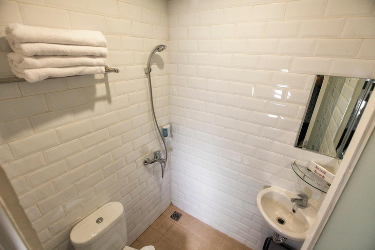 Bathroom 4