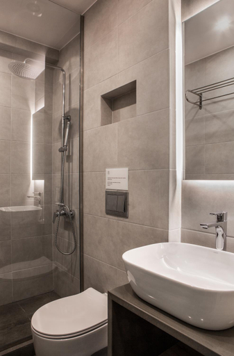 Bathroom 3, The Square Six, Attica