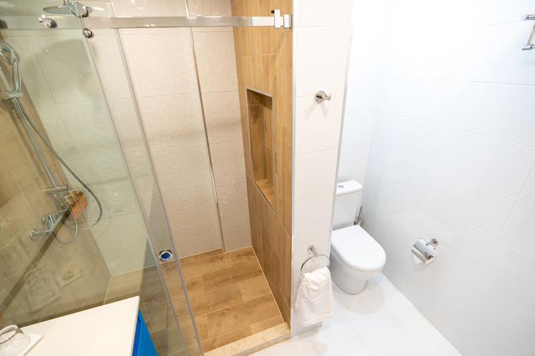 Bathroom 4, Seagull Hotel Batumi, Batumi