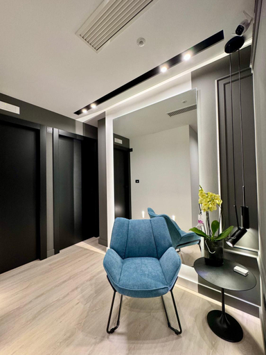 Others 3, Gallerie Boutique Rooms, Napoli