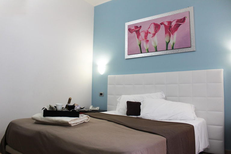 Others 5, Hotel Vittorio Emanuele, Syracuse