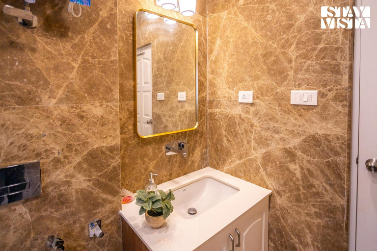 Bathroom 5, StayVista at Midsummer Moon - Mountain View with Courtyard, Srinagar