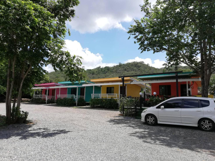 Exterior 5