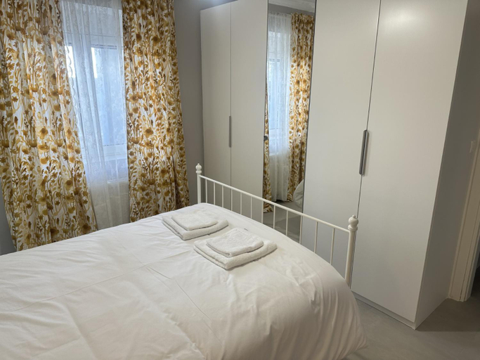 4, Seaside Luxury Apartments, Attica