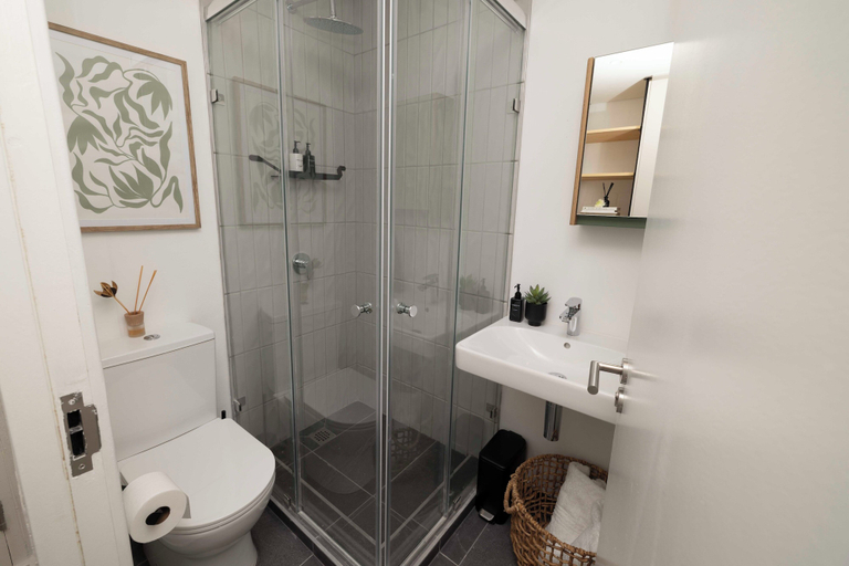 Bathroom 5, EIGHTY2 ON M - Fluent Serviced Apartments, City of Cape Town