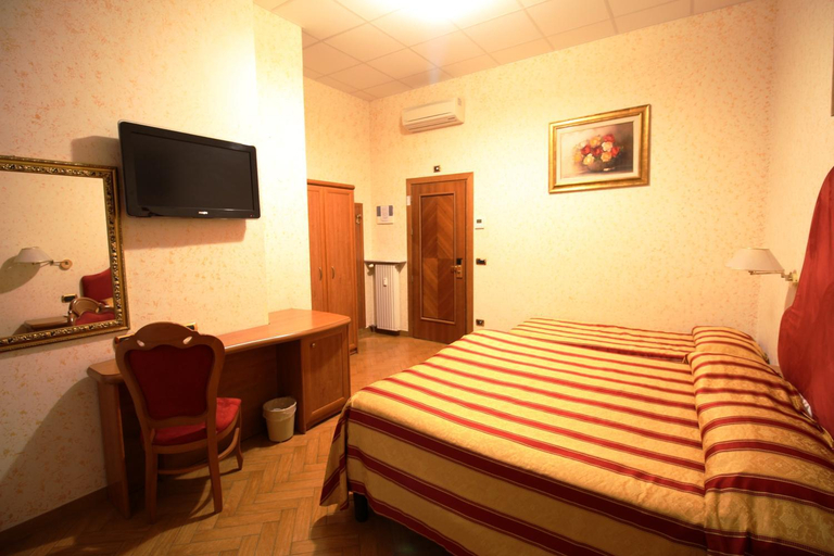 Others 5, Hotel Brignole, Genova