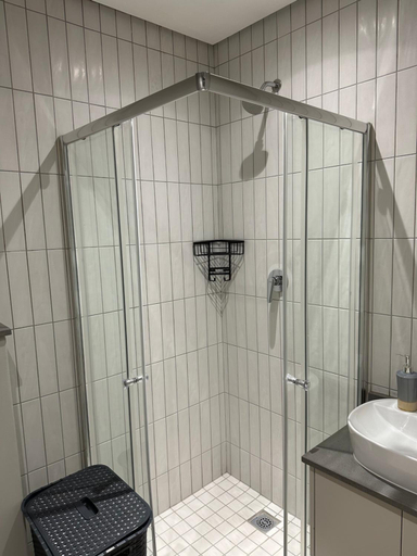 Bathroom 4, Glorystar 2six2 Florida Road, eThekwini