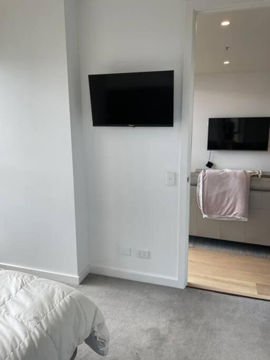 Lovely CBD two bedroom apartment free parking, Canberra