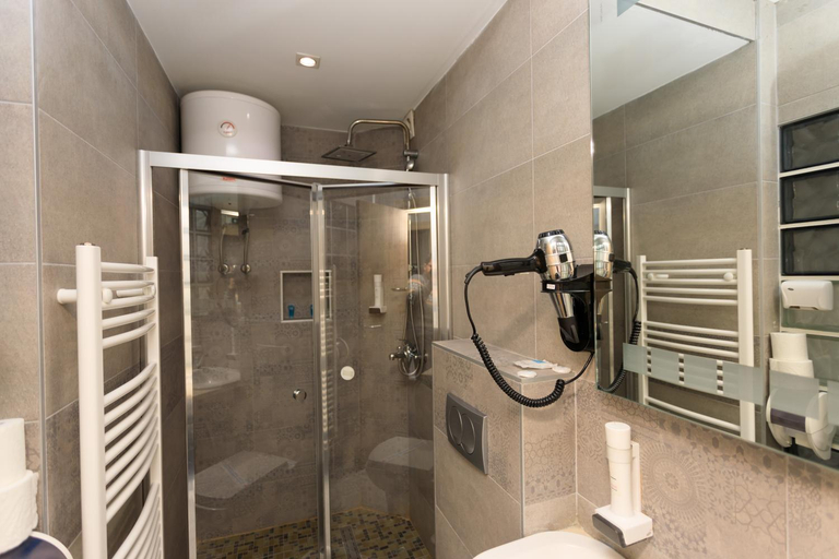 Bathroom 3, Hotel Elements, Novi Pazar