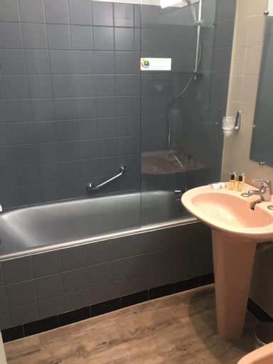 Bathroom 7