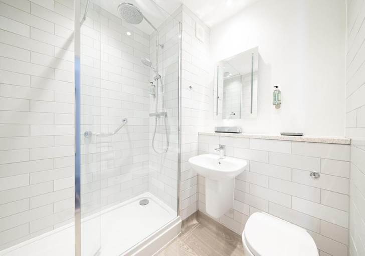 Bathroom 3, Innkeeper's Collection Exeter M5 J30, Devon