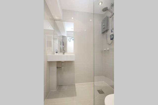 Bathroom 3, Apartments Craven Terrace, London