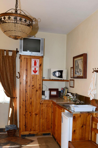 Others 2, Marnicus B&B, Lejweleputswa