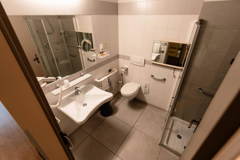 Bedroom 5, Hotel I Castelli, Cuneo