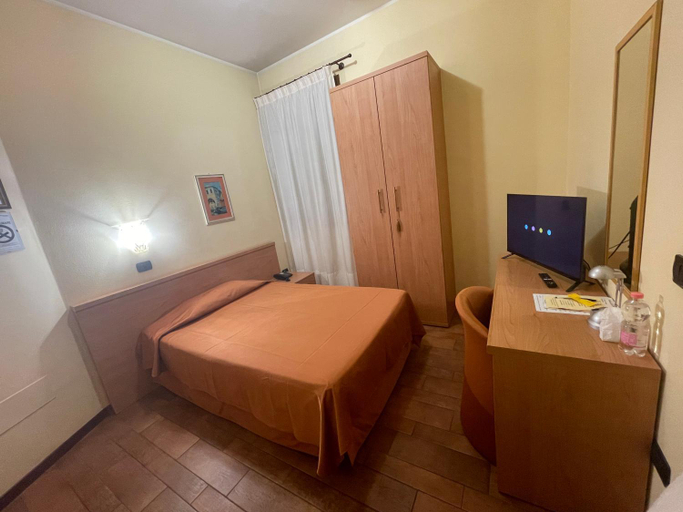 Bedroom 2, Hotel AB Baretta, Padua