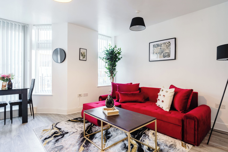 Others 3, Whitchurch 2 Bedroom Flat near Hospital, Cardiff