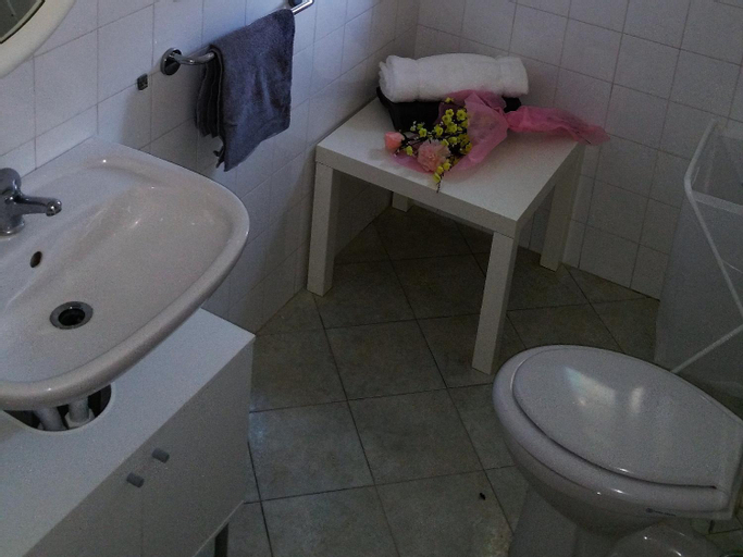 Bathroom 5