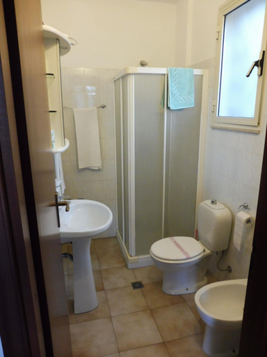 Bathroom, Agriturismo Limoneto, Syracuse