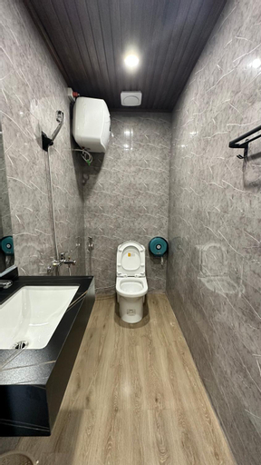 Bathroom 4